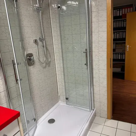 Modernes Office-loft Fuer 5 Personen Appartement Oberboihingen