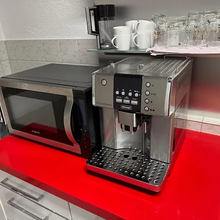Modernes Office-loft Fuer 5 Personen *