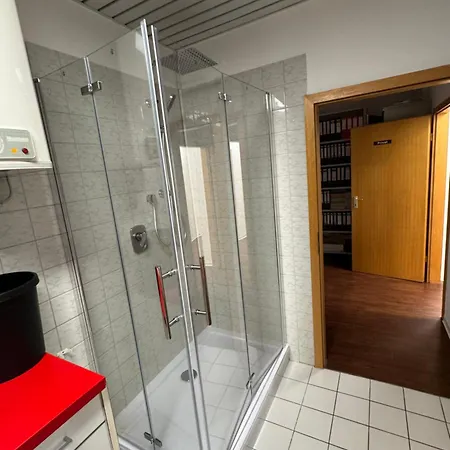 Modernes Office-loft Fuer 5 Personen Oberboihingen