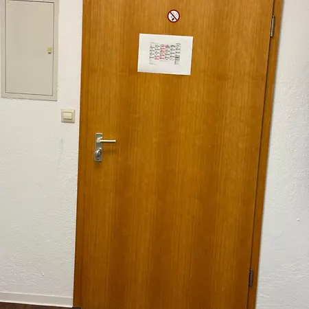 Modernes Office-loft Fuer 5 Personen