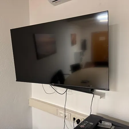 Apartment Modernes Office-loft Fuer 5 Personen
