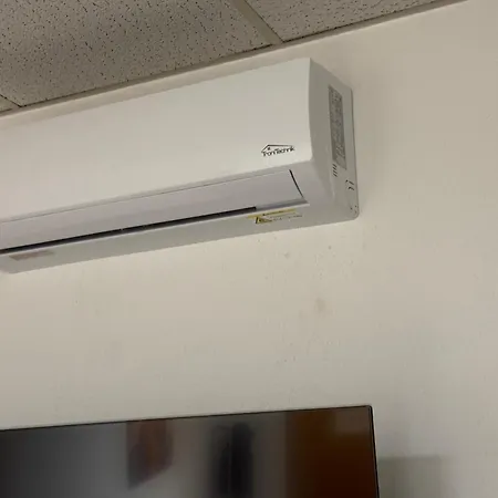 Modernes Office-loft Fuer 5 Personen Appartement *
